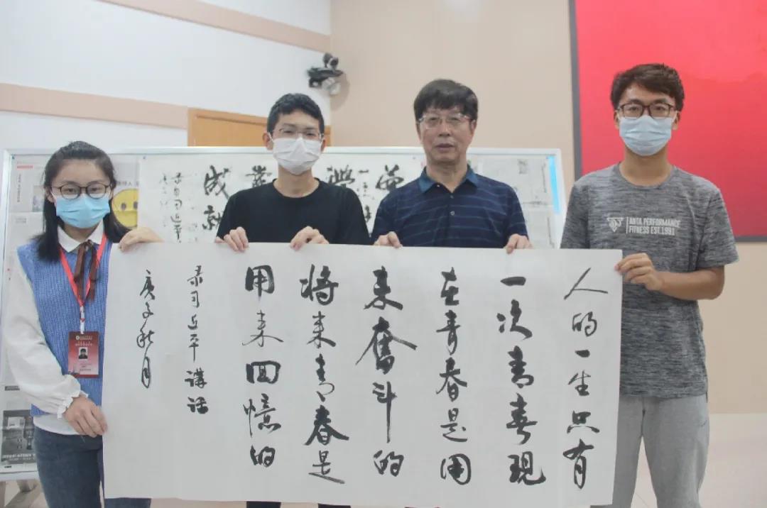 ����������